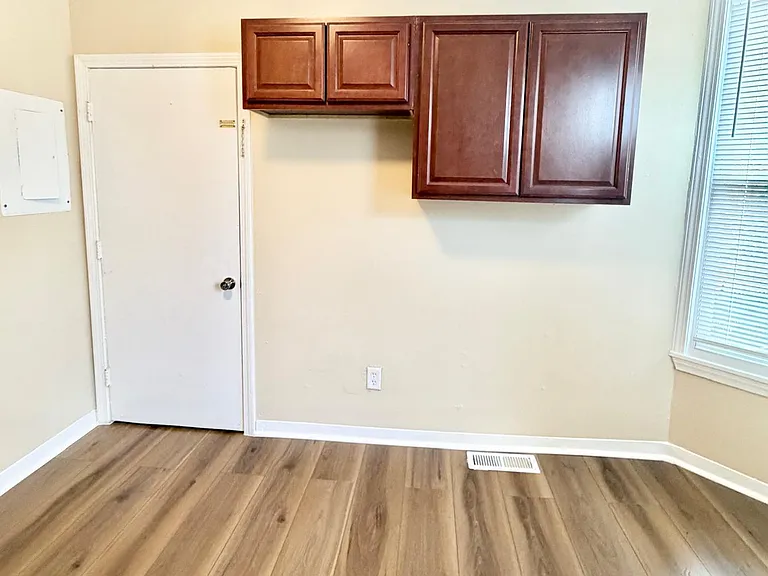 138 Hallock Ave #22R — Photo 5