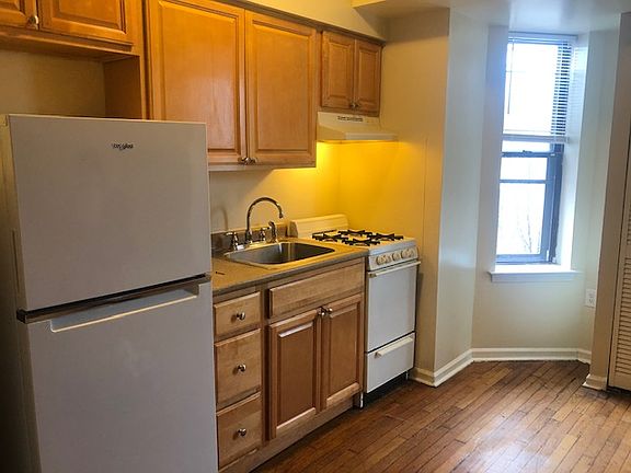 2nd image of 800 Florence Ave #B05