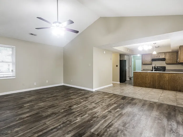 1112 Delray Dr — Photo 5