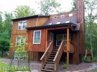 112 E Lakeview Rd, Hawley, PA 18435