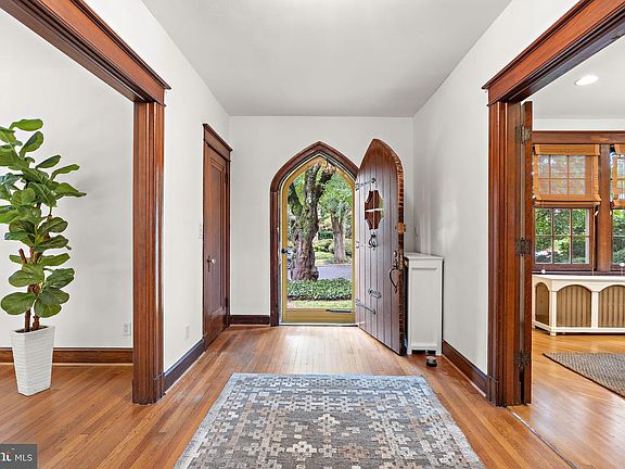 5th image of 3805 Gramercy St NW