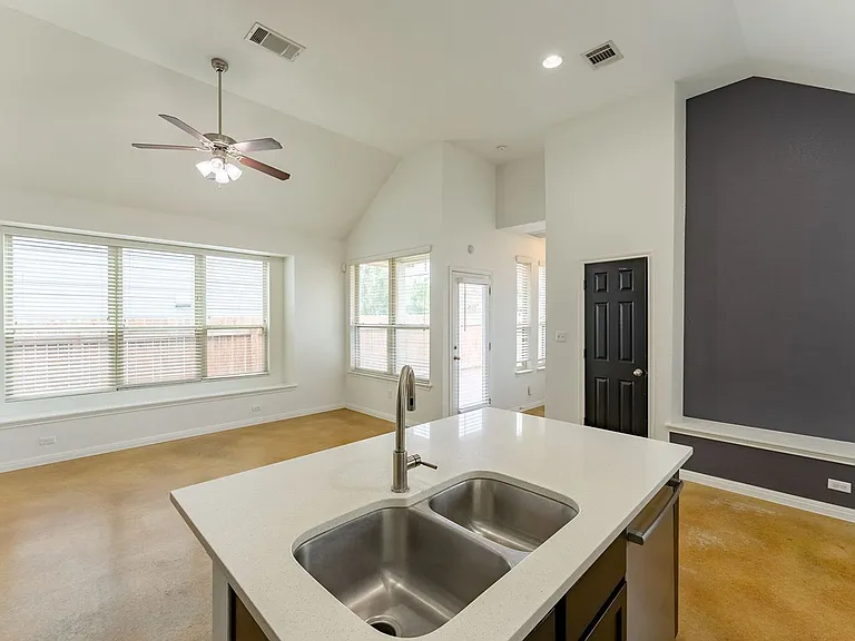 4514 Senda Ln — Photo 8