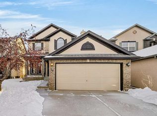 14 W Springborough Cres SW, Calgary, AB T3H 5M5