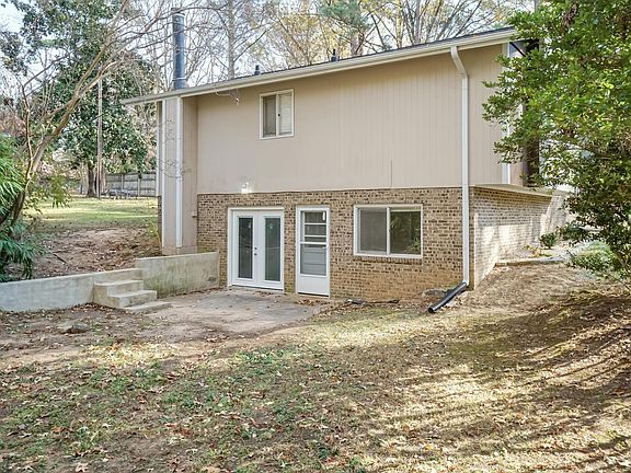 3rd image of 5829 Sandstone Dr