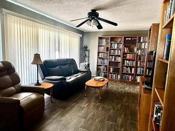 3rd image of 3026 S Glenn Ave