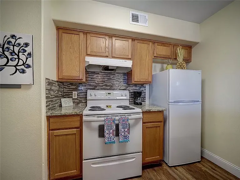 15010 Leeward Dr #920001 — Photo 2