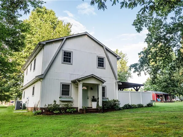 6502 Lake Brandt Rd, Summerfield, NC 27358