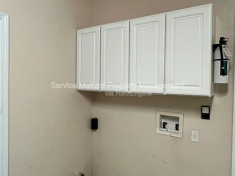 306 E De Soto St #4 — Photo 37