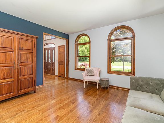 3rd image of 5851 Woodthrush Ln