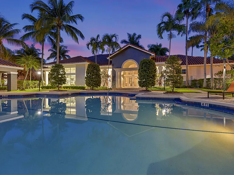 Tamarac FL apartments For Rent | Coral Vista Luxury Apartments | Apartments near Coral Springs