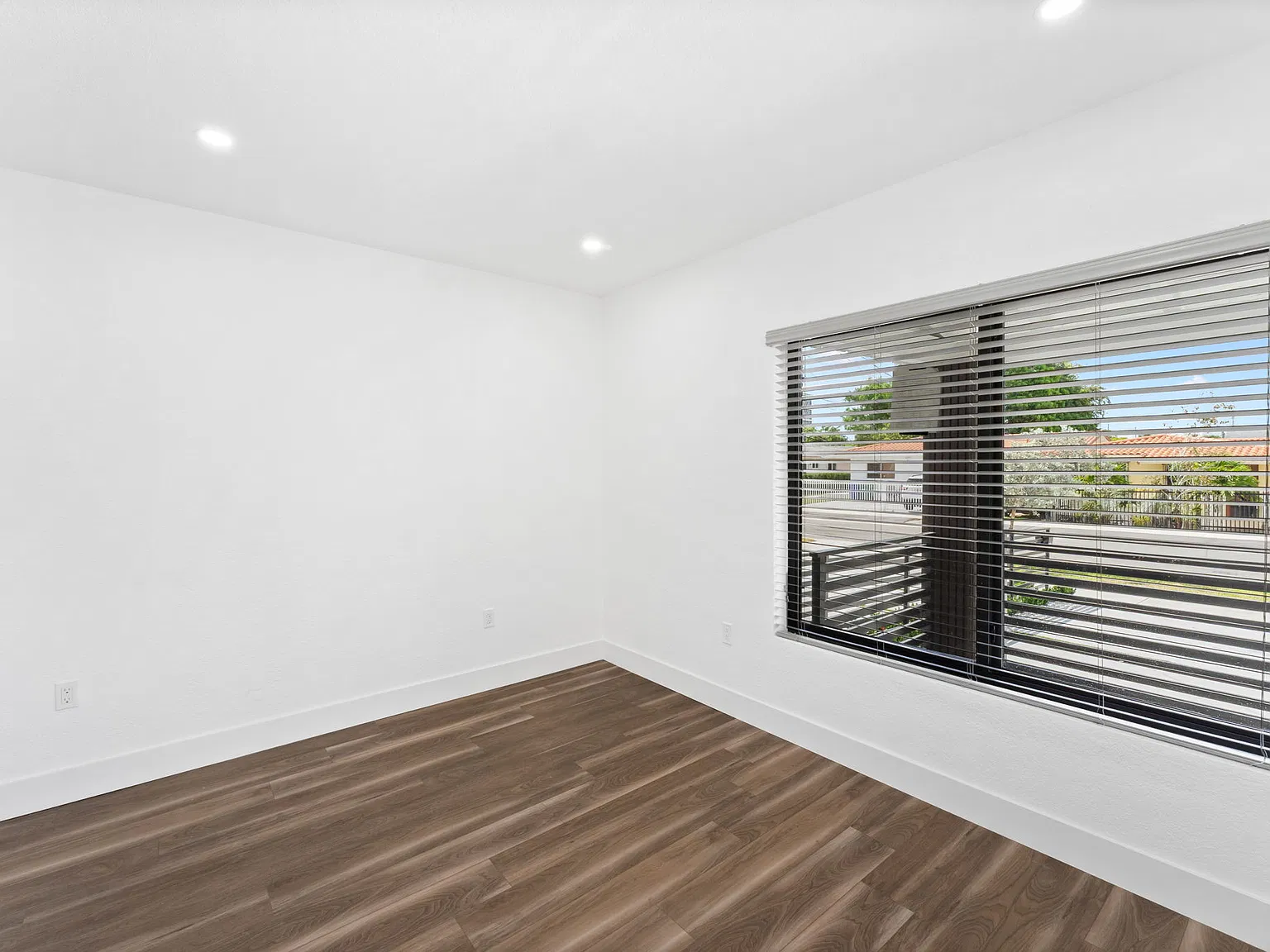 2 bed, 840 sqft, $3,000 — Photo 4