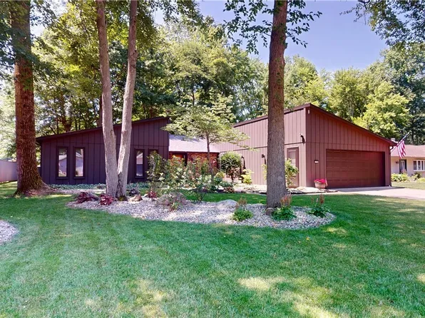 5726 Rock Point Cir, North Ridgeville, OH 44039