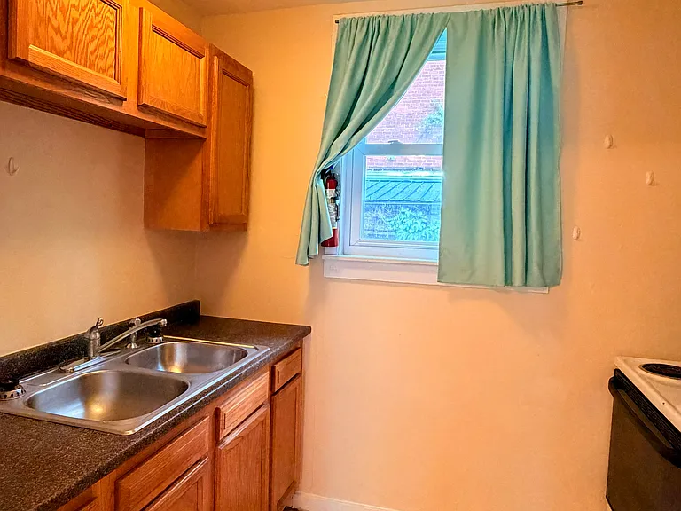 111 College St #3C — Photo 21