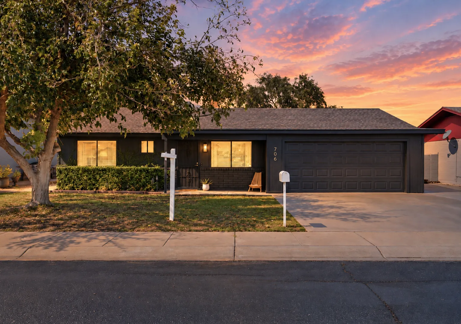 Beautifully Renovated 3 Bedroom 2 Bathroom Home Walking Distance To Downtown Gilbert — Photo 2