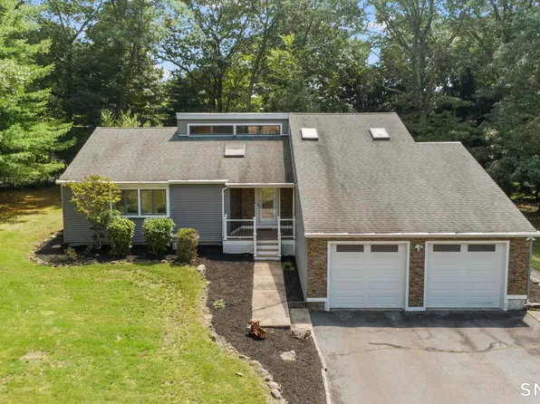 184 Bear Path Road, Hamden, CT 06514