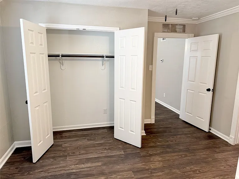 218 W 15th St #F — Photo 18