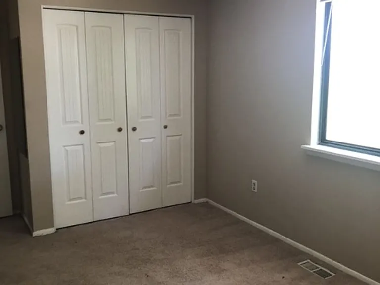 2033 Gyros Cir #166 — Photo 4