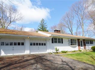 35 Skyline Dr, Middlebury, CT 06762