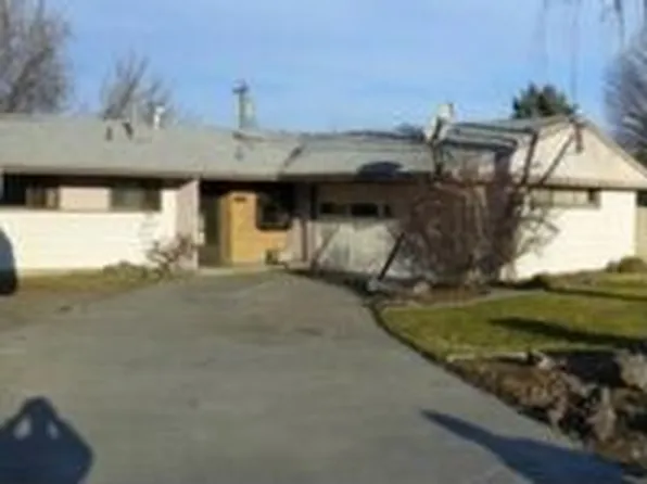 2215 S Fruitland St, Kennewick, WA 99337
