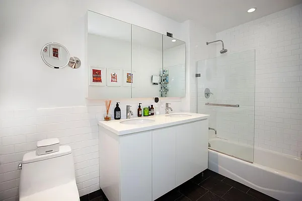 Sold by A & I Broadway | media 7
