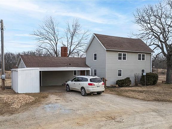 2nd image of 302 Spruce St