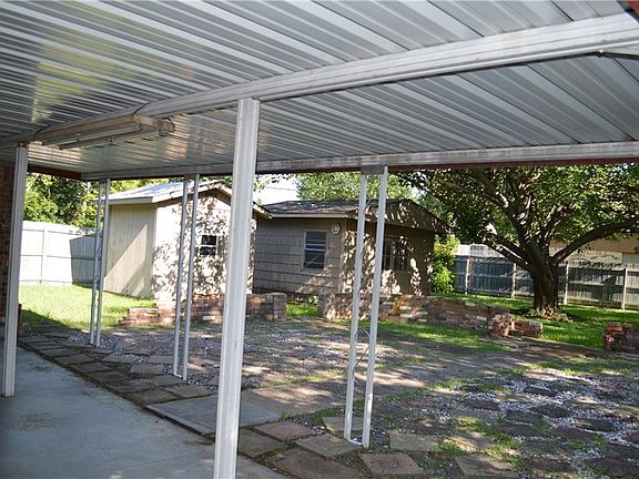 3rd image of 701 San Carlos Dr