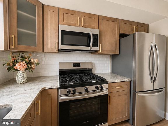 4th image of 3330 Elliston Cir