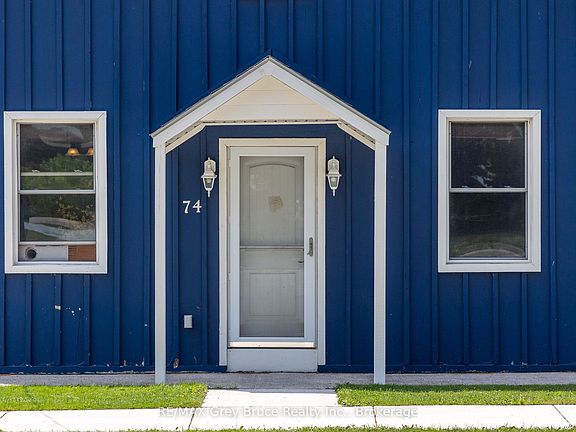 4th image of 74 Yonge St S