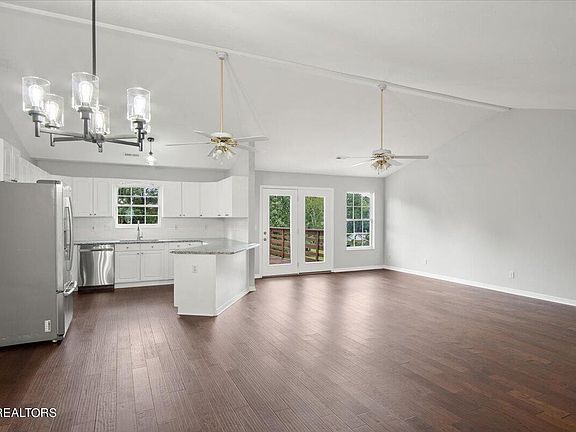 5th image of 2921 Willow Pond Dr