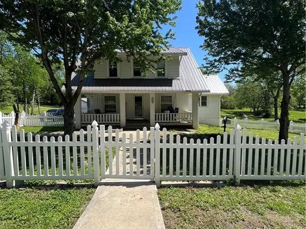 1525 S 80th St, Kansas City, KS 66111