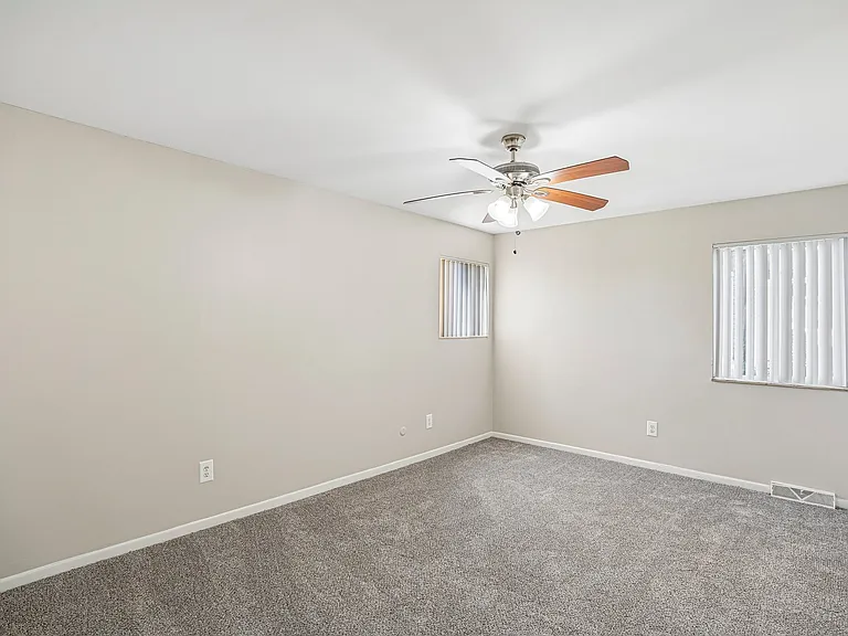 Rivercrest Apartments — Photo 74