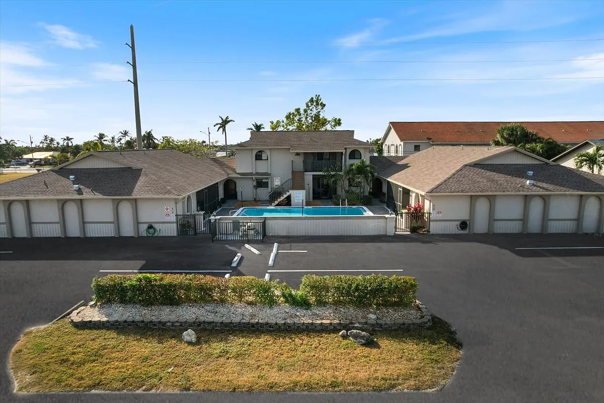 2 bed, 896 sqft, $1,800 — Photo 4