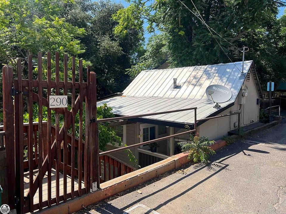 1st image of 290 Barretta St