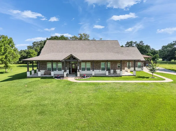 155 Horse Shoe Trl, Angleton, TX 77515