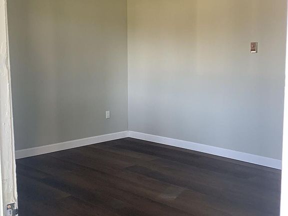 4th image of 969 Fife Ave #5