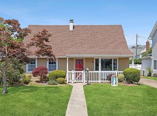 51 Hewlett Point Ave, East Rockaway, NY 11518