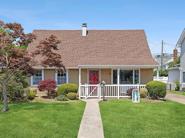 51 Hewlett Point Avenue, East Rockaway, NY 11518