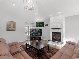 1910 Valley COURT, Grafton, WI 53024