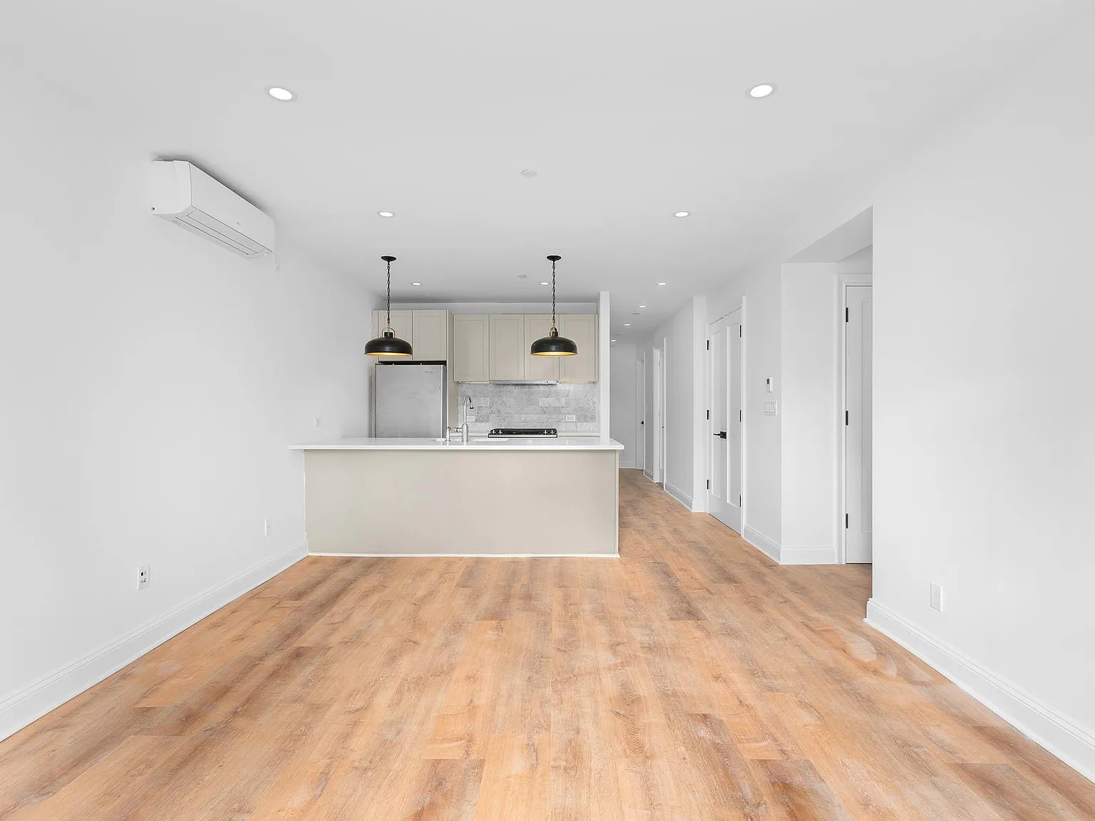 887 Saint Nichlas Avenue — Photo 2