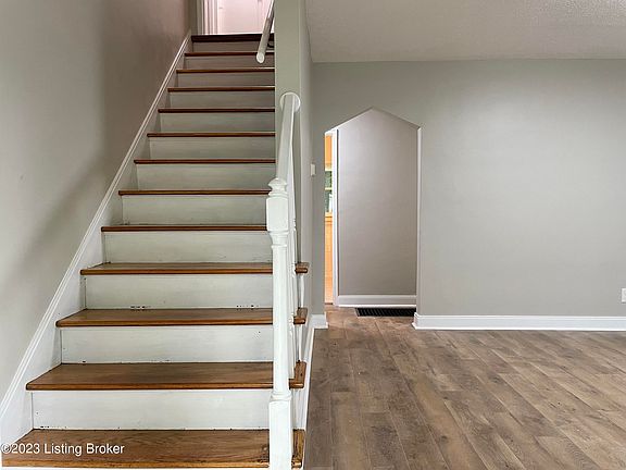 4th image of 410 N 43rd St