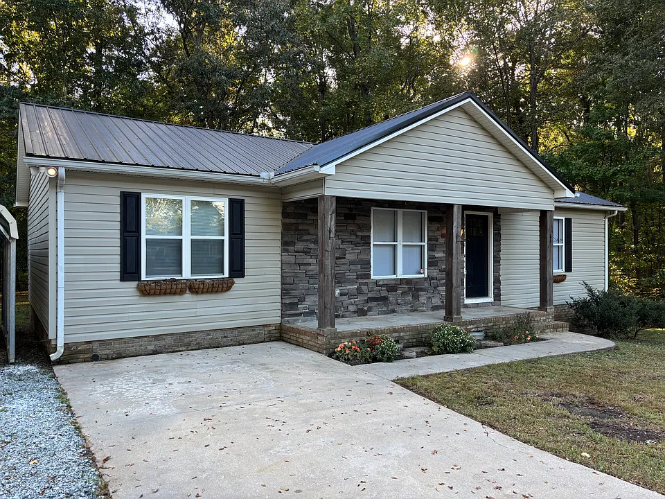 175 Parkland Dr