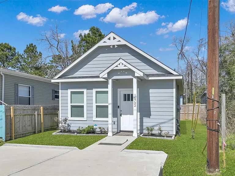 16732 E Juneau — Photo 1