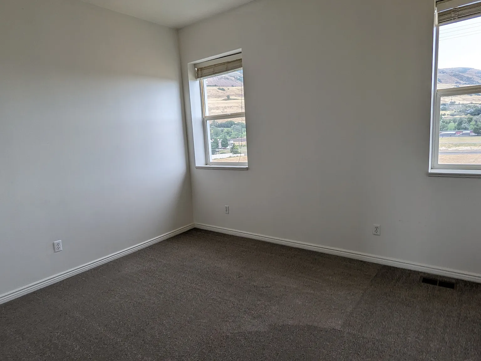 324 E Yellow Feather Dr / Wood — Photo 3