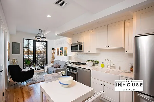 Sold by The InHouse Group | media 3