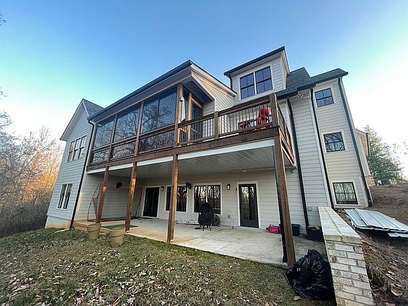 2nd image of 110 Rockhound Dr