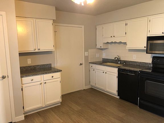 5th image of 1544 Brook Park Dr
