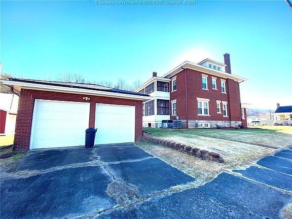 3rd image of 1 Willow St
