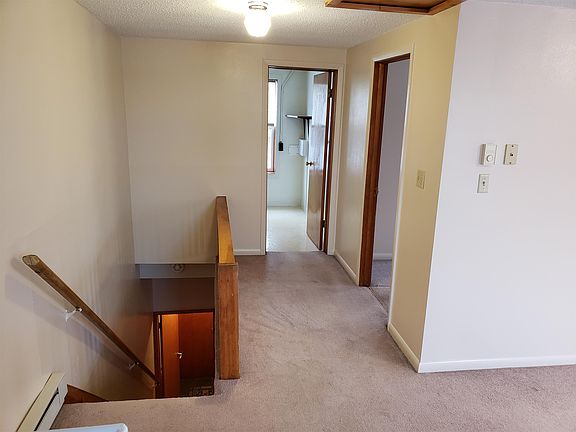 4th image of 200 E Division St #2