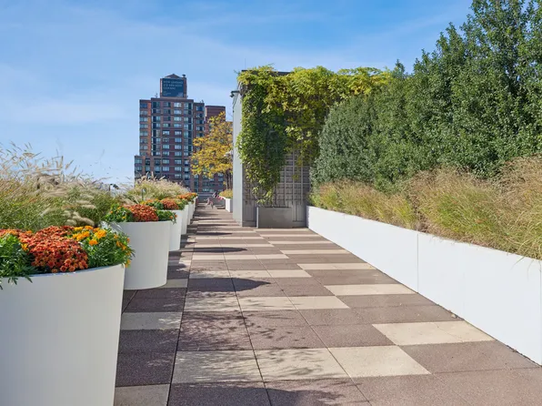 25 Columbus Circle image 14 of 19