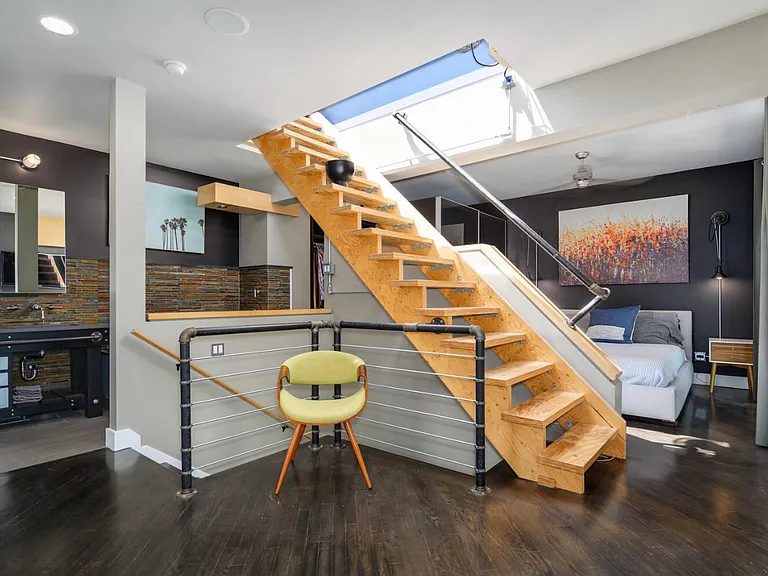1738 N Hoyne Ave — Photo 10
